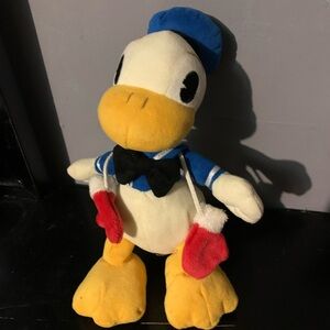 Disney Donald Duck With Mittens 9" Original Version Plush Figure